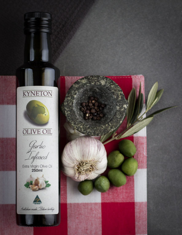 kyneton olive oil garlic agrumato EVO 6 x 250ml [B]