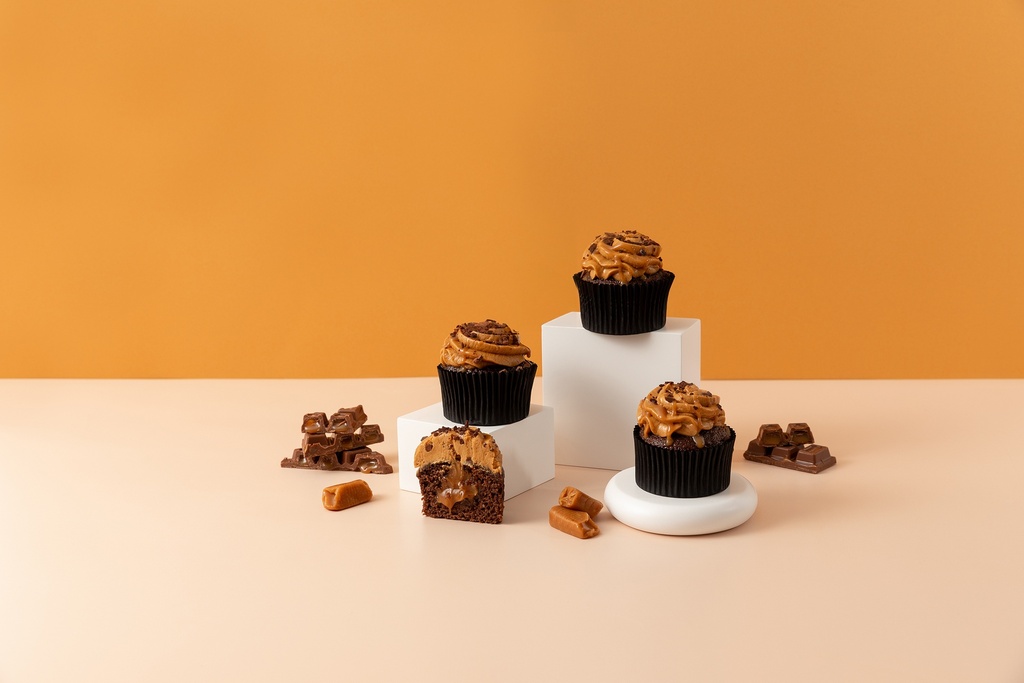 Preistley's Chocolate Caramel Cupcakes x 8
